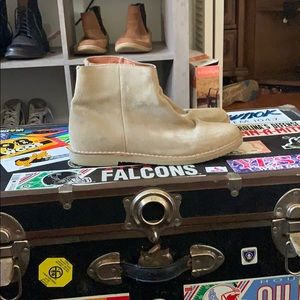 Men’s suede tan Chelsea boots